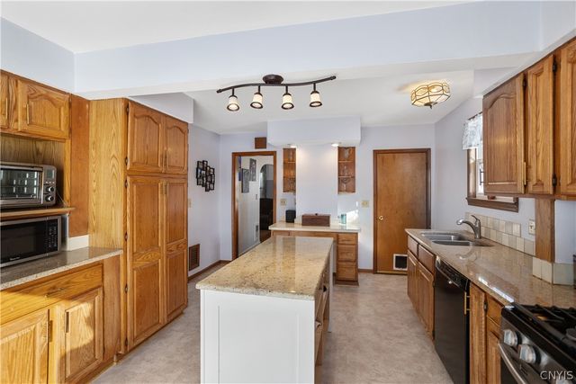 208 East Heman Street, Dewitt, NY 13057