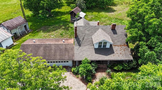2618 Oakview Drive SW, Concord, NC 28027