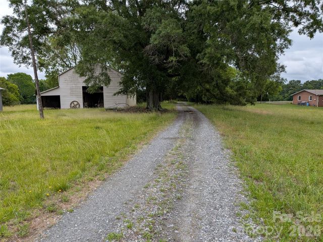 2618 Oakview Drive SW, Concord, NC 28027