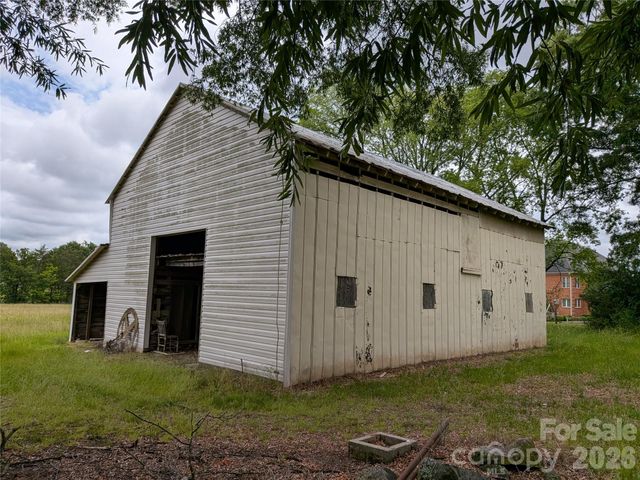 2618 Oakview Drive SW, Concord, NC 28027