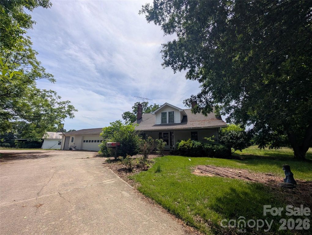 2618 Oakview Drive SW, Concord, NC 28027