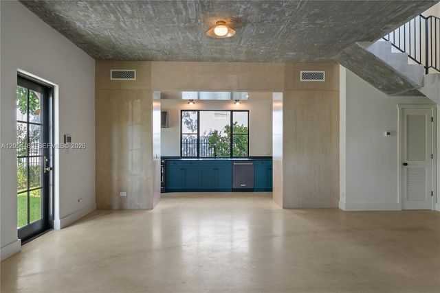 3620 Plaza Street, Miami, FL 33133