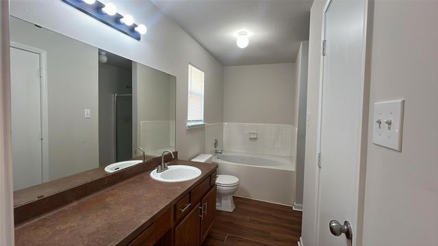 6411 Halstead Meadows Cir, Houston, TX 77086