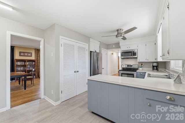 11715 Timber Ridge Road, Charlotte, NC 28213