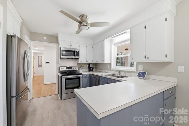 11715 Timber Ridge Road, Charlotte, NC 28213