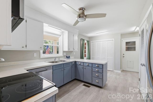 11715 Timber Ridge Road, Charlotte, NC 28213