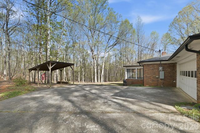 11715 Timber Ridge Road, Charlotte, NC 28213