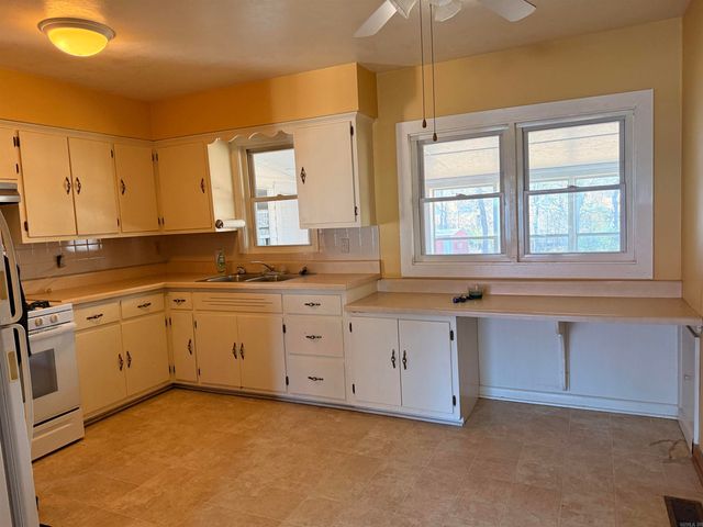 677 Crestline Drive, Piggott, AR 72454