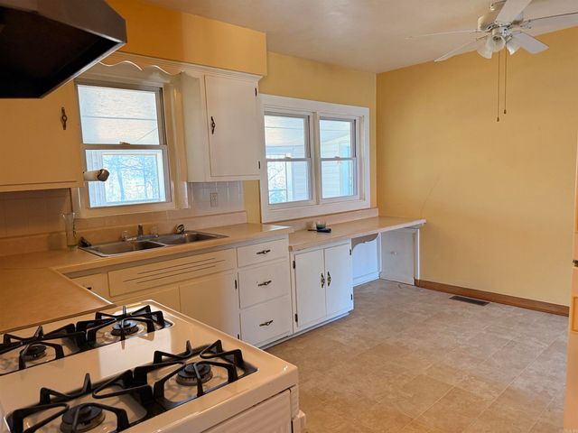 677 Crestline Drive, Piggott, AR 72454