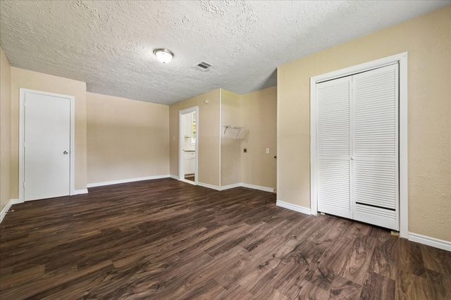 2405 Pomona Drive, Houston, TX 77506
