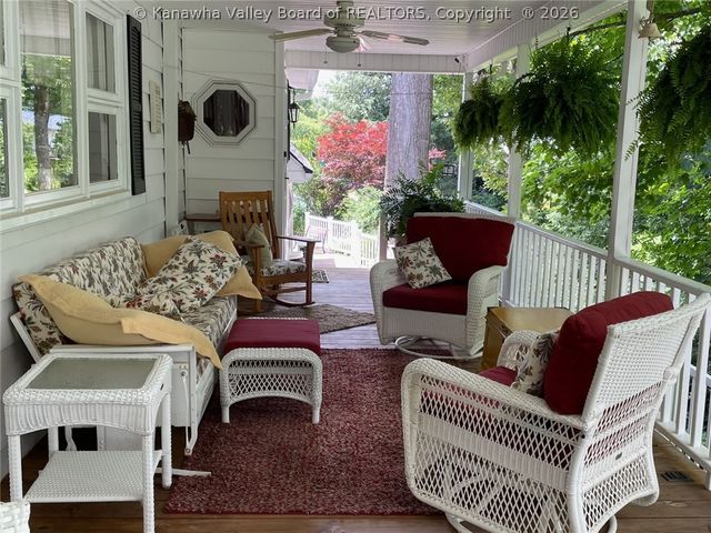 2612 Kanawha Terrace, St Albans, WV 25177