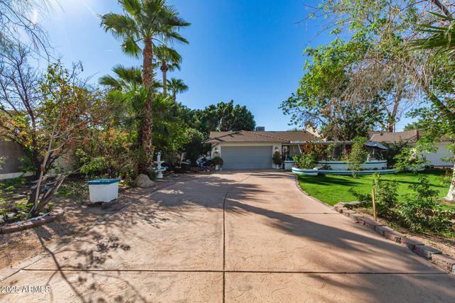 5545 E EARLL Drive, Phoenix, AZ 85018