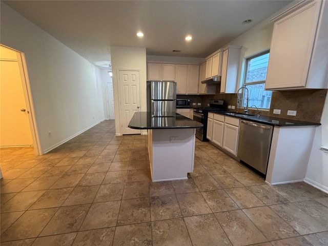 2619 Winding Creek Way, Conroe, TX 77385