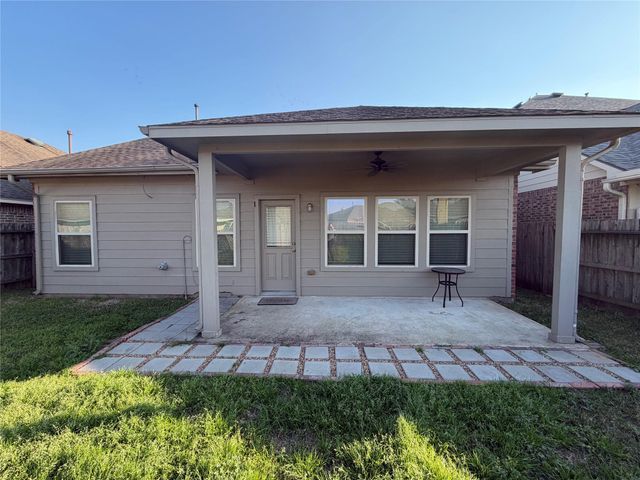 2619 Winding Creek Way, Conroe, TX 77385