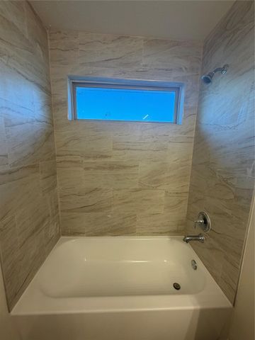 2619 Winding Creek Way, Conroe, TX 77385