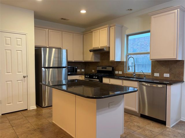 2619 Winding Creek Way, Conroe, TX 77385