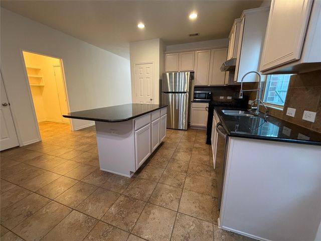 2619 Winding Creek Way, Conroe, TX 77385