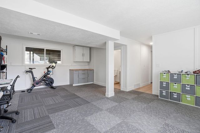 1227 E 36th Ave, Spokane, WA 99203