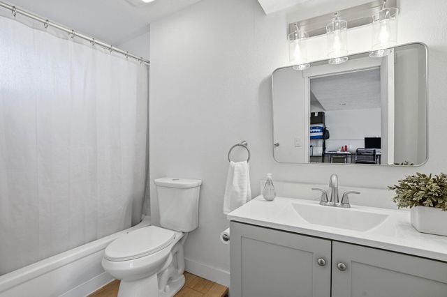 1227 E 36th Ave, Spokane, WA 99203