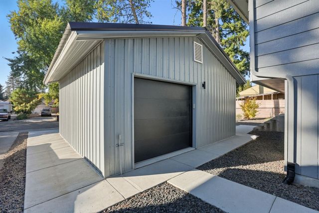 1227 E 36th Ave, Spokane, WA 99203