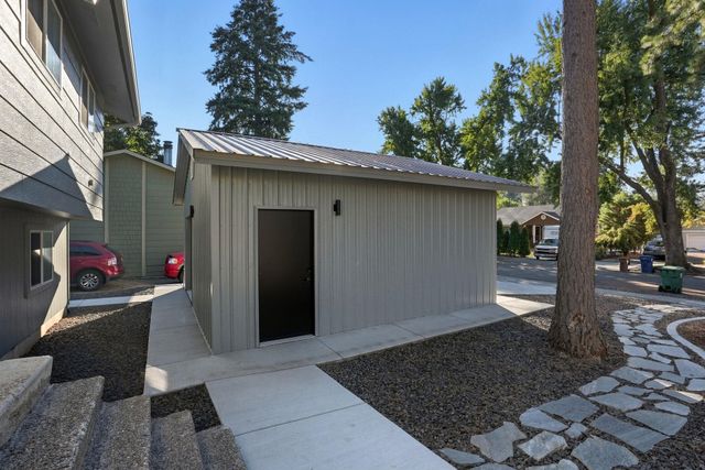 1227 E 36th Ave, Spokane, WA 99203