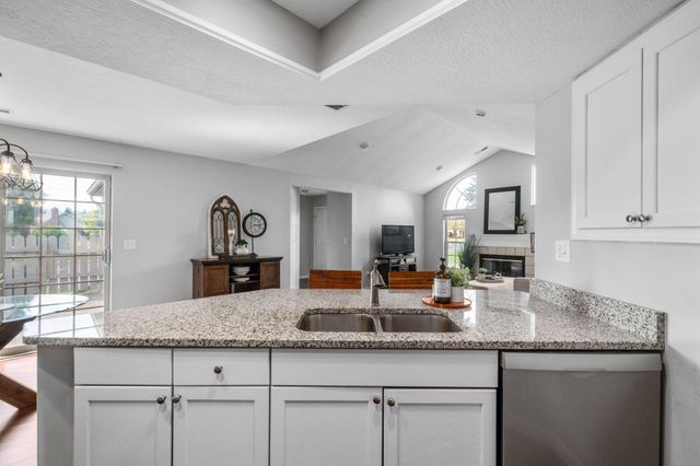 3852 Sandstone Circle, Powell, OH 43065
