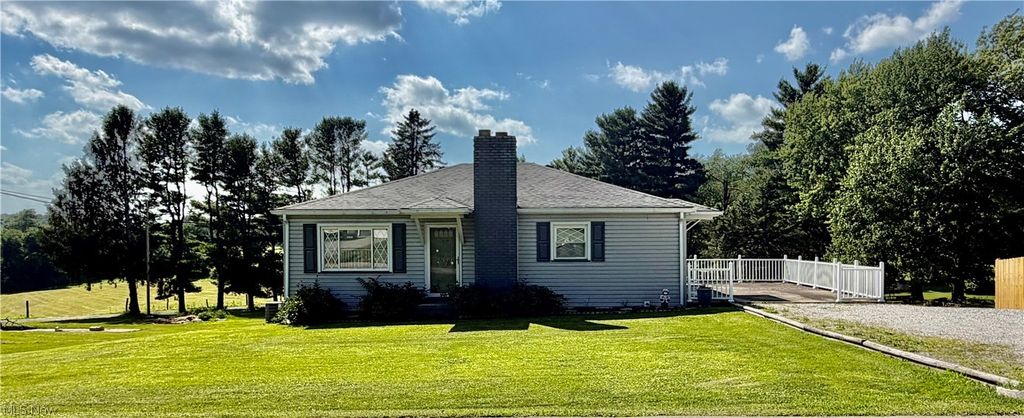 1833 Rolling Acres Road, New Cumberland, WV 26047