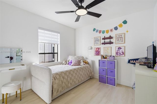 11611 NW 11th St 11611, Pembroke Pines, FL 33026