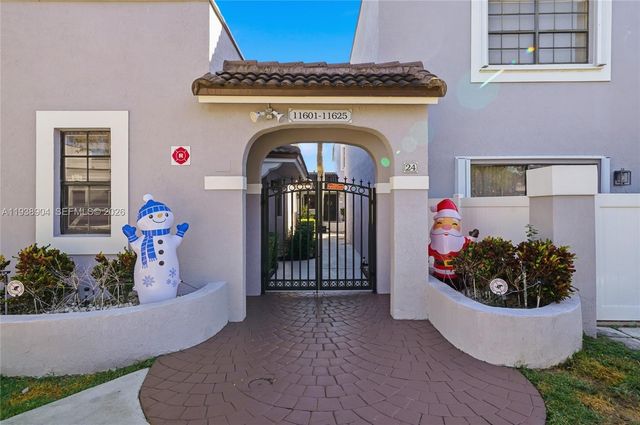 11611 NW 11th St 11611, Pembroke Pines, FL 33026