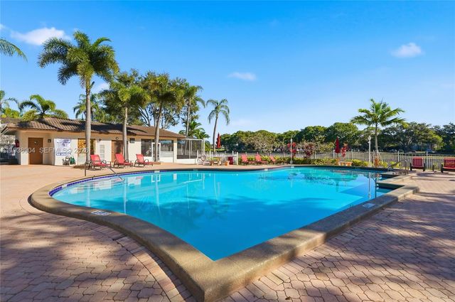 11611 NW 11th St 11611, Pembroke Pines, FL 33026