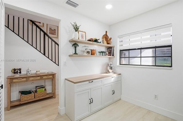 11611 NW 11th St 11611, Pembroke Pines, FL 33026