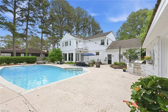 710 Bay Colony DR, Virginia Beach, VA 23451