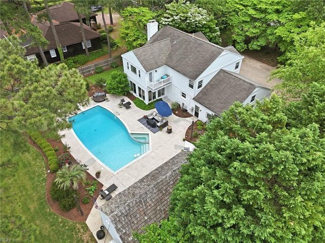 710 Bay Colony DR, Virginia Beach, VA 23451