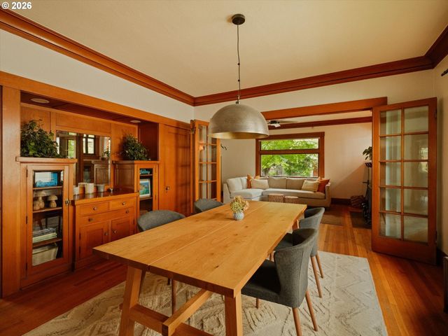 1922 Ne 13TH Ave, Portland, OR 97212