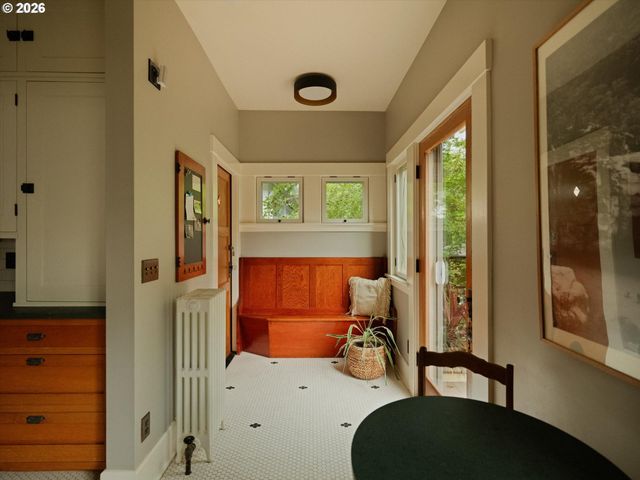 1922 Ne 13TH Ave, Portland, OR 97212