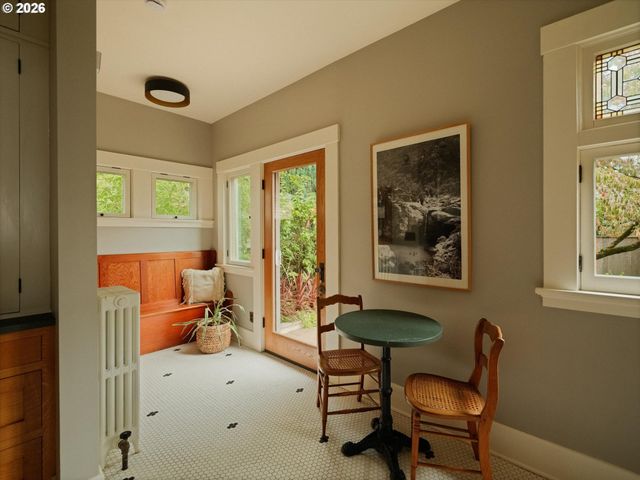 1922 Ne 13TH Ave, Portland, OR 97212