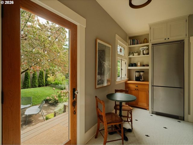1922 Ne 13TH Ave, Portland, OR 97212
