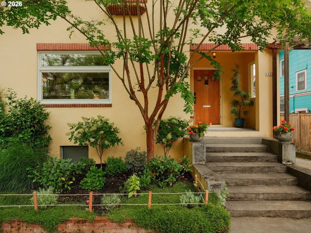 1922 Ne 13TH Ave, Portland, OR 97212