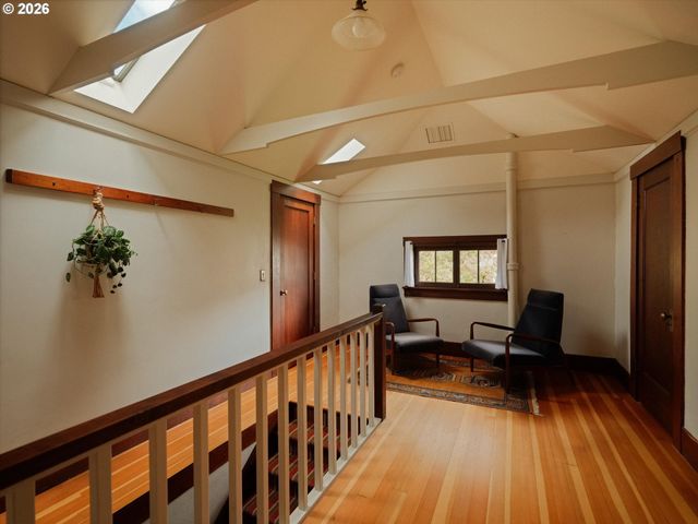 1922 Ne 13TH Ave, Portland, OR 97212