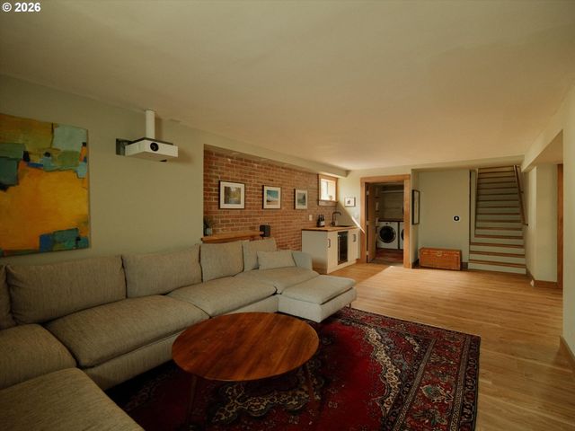 1922 Ne 13TH Ave, Portland, OR 97212