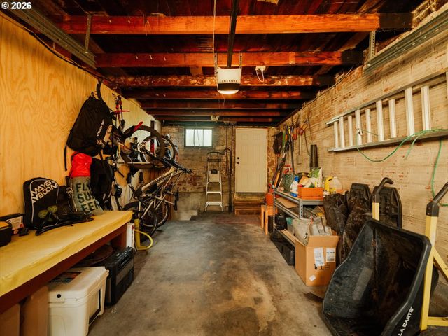 1922 Ne 13TH Ave, Portland, OR 97212