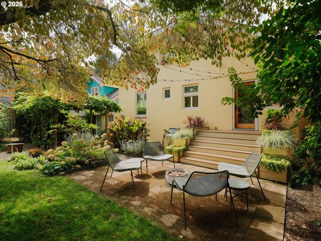 1922 Ne 13TH Ave, Portland, OR 97212
