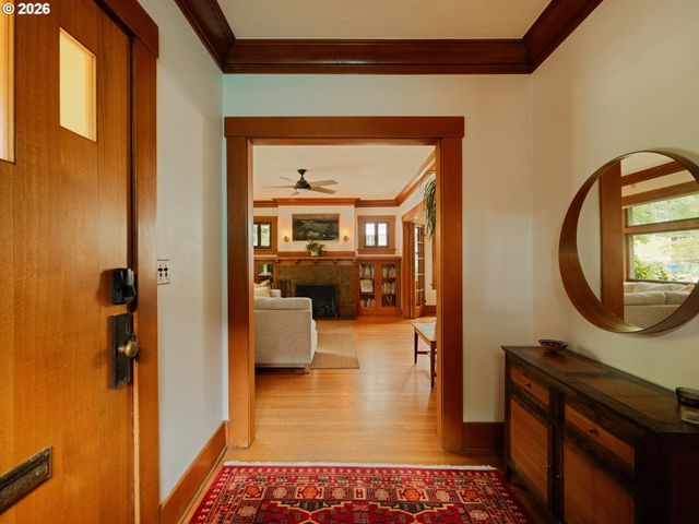 1922 Ne 13TH Ave, Portland, OR 97212
