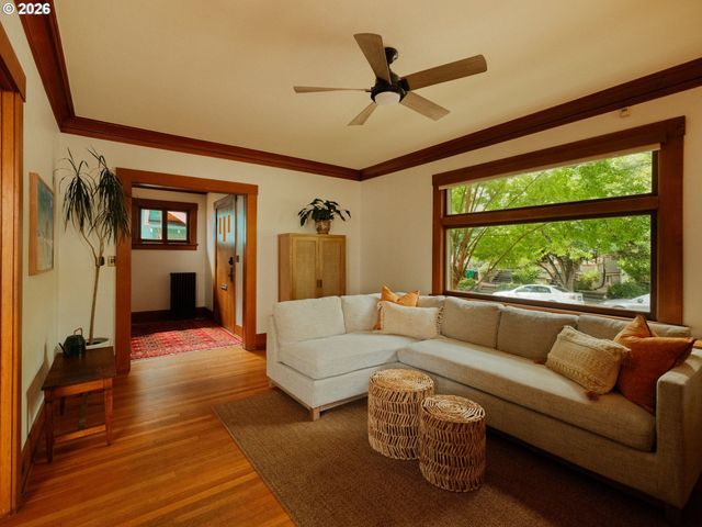 1922 Ne 13TH Ave, Portland, OR 97212