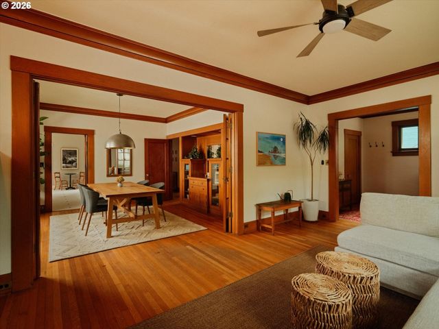 1922 Ne 13TH Ave, Portland, OR 97212