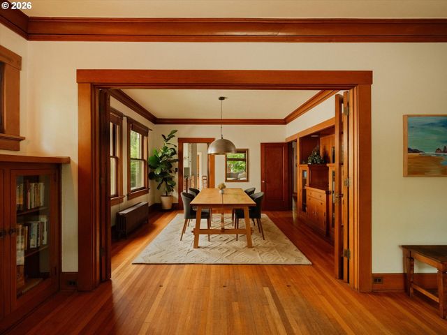 1922 Ne 13TH Ave, Portland, OR 97212
