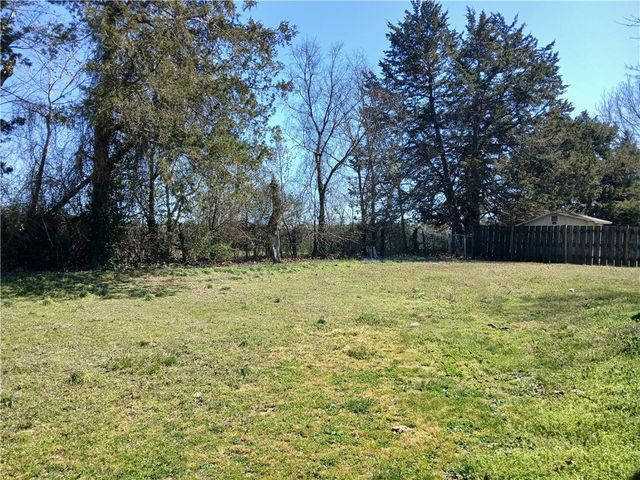 503 Locust Street, Berryville, AR 72616