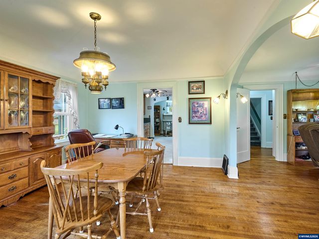 102 E 5th St, Molalla, OR 97038