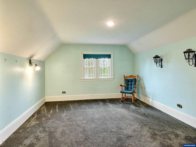 102 E 5th St, Molalla, OR 97038