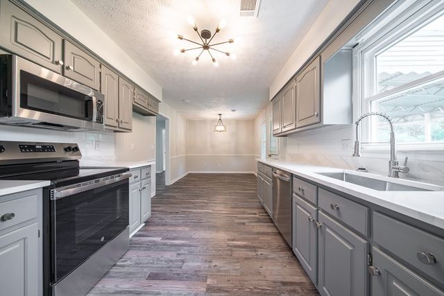 54 Lee Road 0918, Phenix City, AL 36870